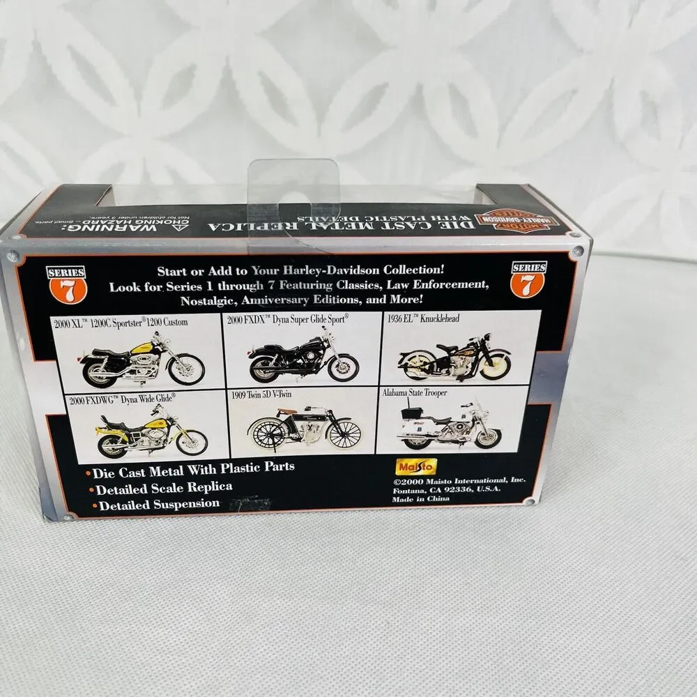 2000 Harley Davidson‎ FXDWG Dyna Wide Glide Maisto Series 7 1:18 scale